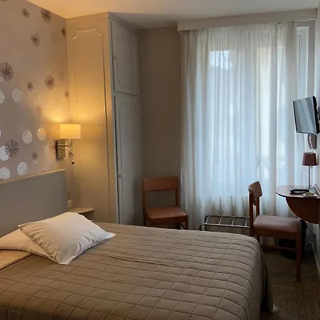 Bar Des Vosges מלון 2*